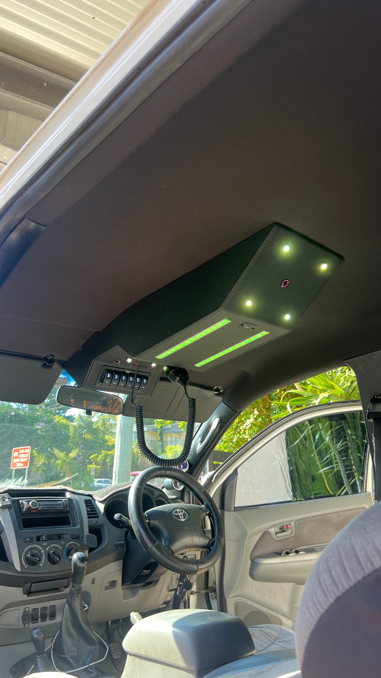 N70 HILUX Long Consoles